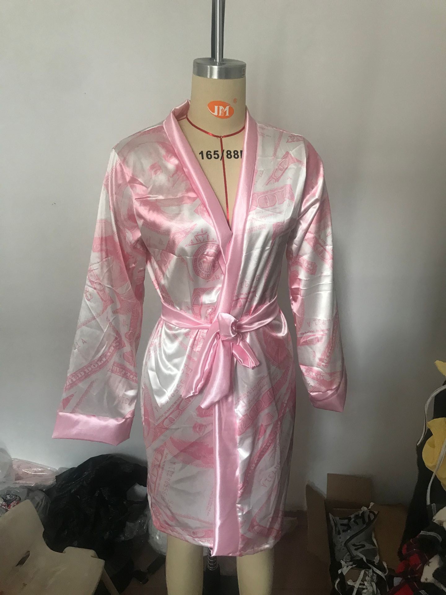 2021 Summer Designer Bulk Sexy Femmes Robe Sleepwear Lingerie Luxury Longue Bath Women Money Robe Silk Satin Robe