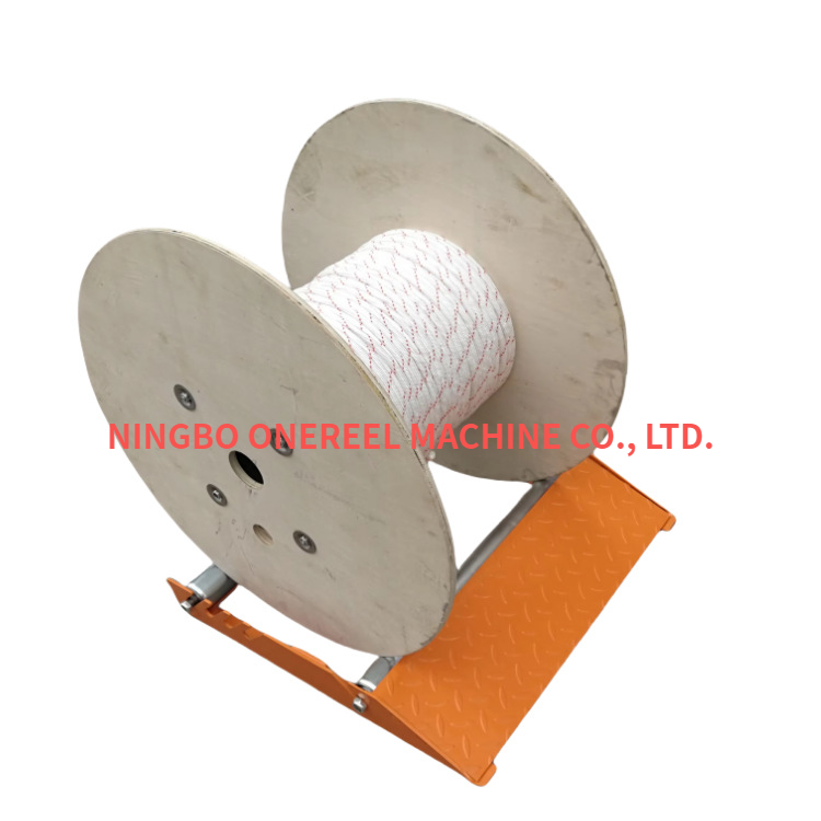 Adjustable cable reel roller 3 Adjustable cable reel roller 3