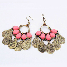 Peacock tail -shaped drop earring