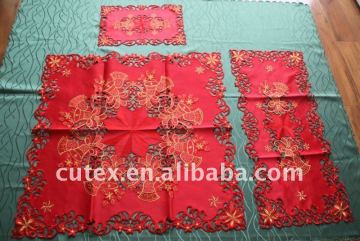 red christmas tablecloth set