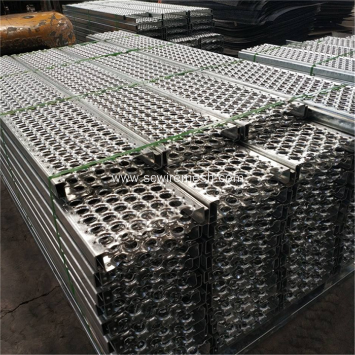 Serrated Perforated Metal Sheet Stair Tread