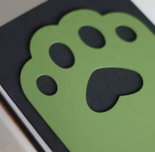 Cat paw print creative book stand iron