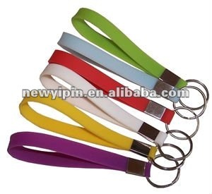 2012 cheap promotional rubber silicone keyrings