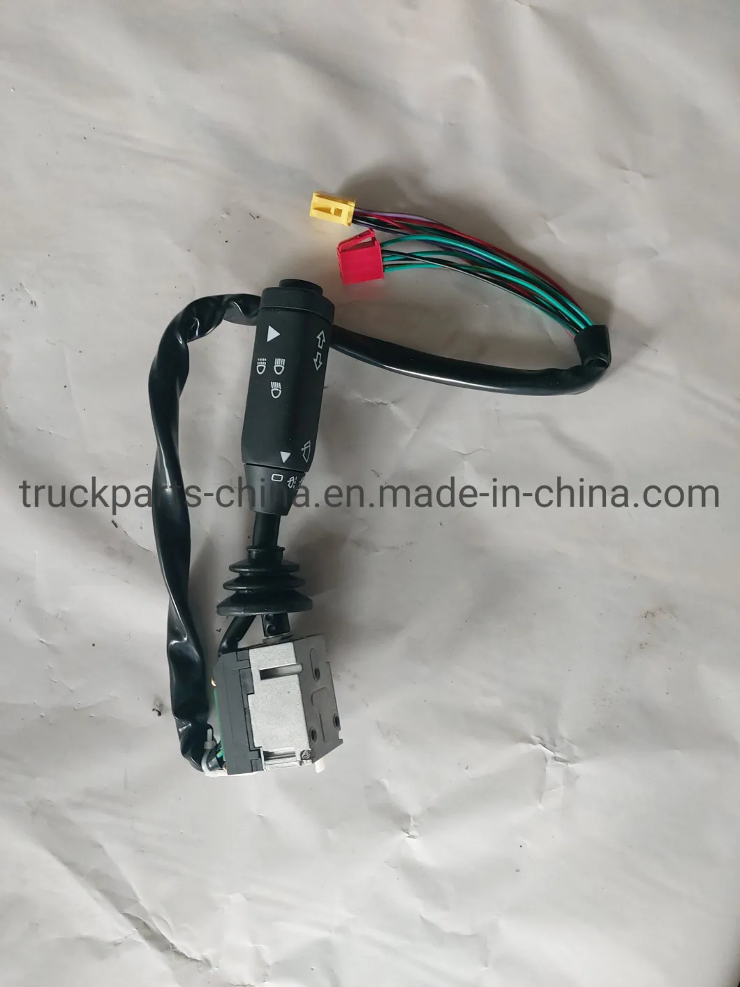 Truck Spare Truck Sinotruk HOWO Truck Parts Combination Switch Wg9130583017