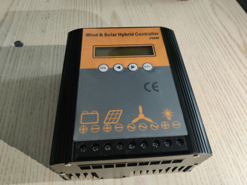 Solar Hybrid System MPPT Charge Controller Wind Controllers