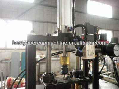 Automatic paper lunch box forming machine