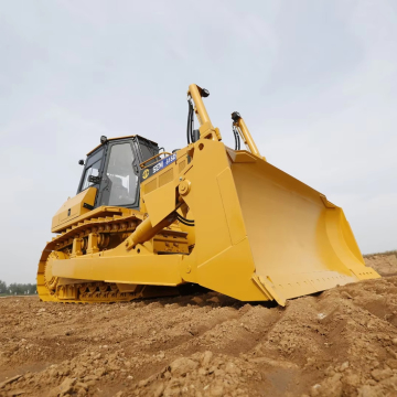 Caterpillar DM 150 D11R Bulldozer Toy Model with Moving Hydraulic Cylinders