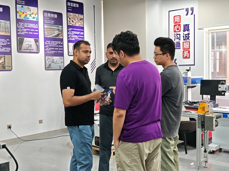 A special trip to Chongqing! Chuke Intelligent's UV laser marking machine delights Pakistani customers
