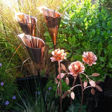 outdoor decoration modern metal sculptures for Copper Lily Garden