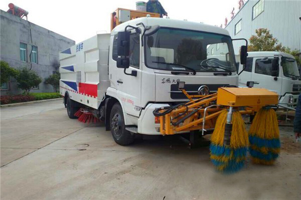 road sweeper truck manufacturers 1