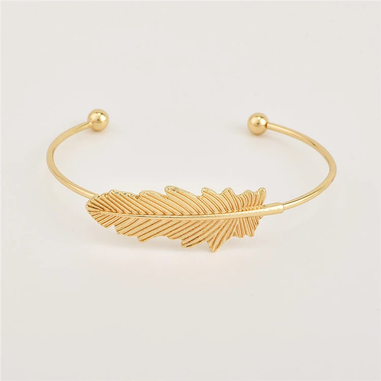 Promotion Wholesale Bracelet Women Handmade Custom Charm Fashion Bracelets Jewelry Simple Charm Twisted Gold Plated Fashion Bracelet