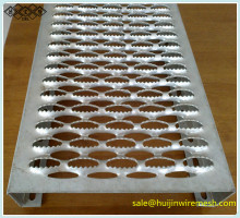 Aluminum stair Anti-slip stair treads,Perforated Metal Mesh