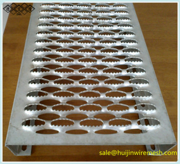 Aluminum stair Anti-slip stair treads,Perforated Metal Mesh