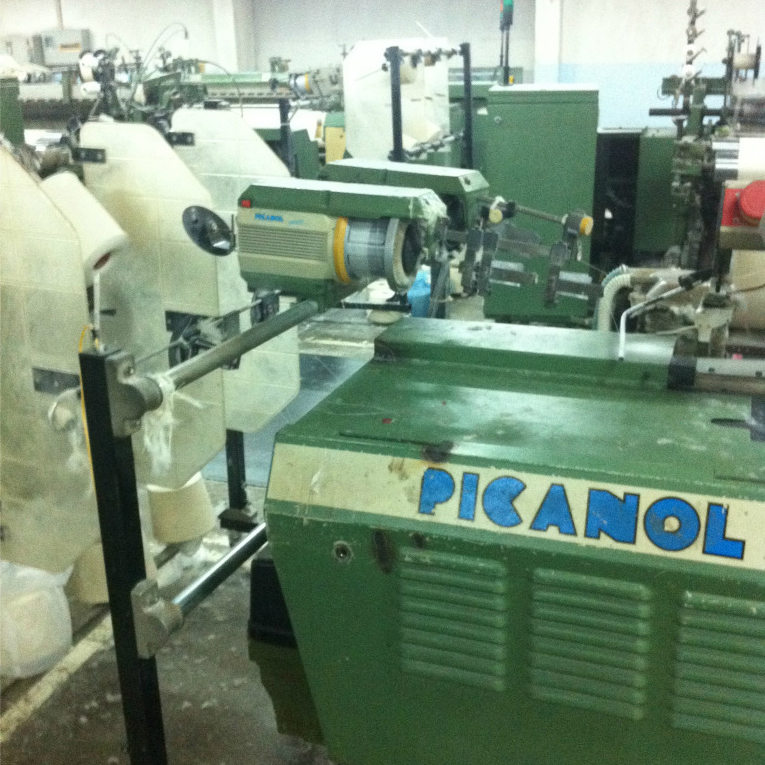 تستخدم Picanol GTM-AS Rapier Loom