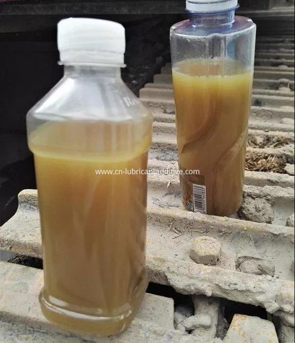 hydraulic oil in water