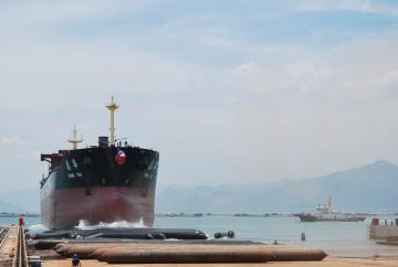 Boat launch black Ship airbags