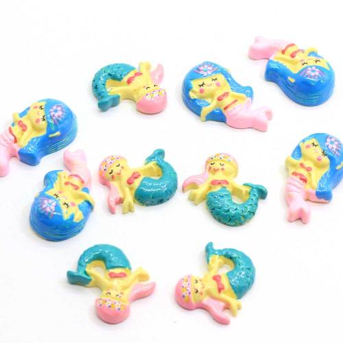 Diverse 100 stks / partij Hars Plaksteen Zeemeermin Meisje Cabochons Kawaii Cartoon Plat Zeemeermin Versiering Sieraden Maken Bevindingen