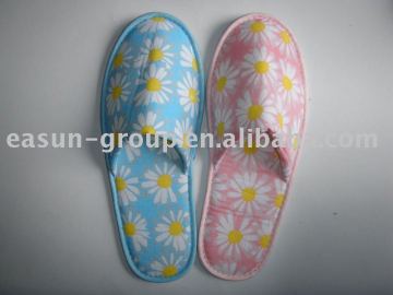 Comfortable home slippers/disposable slippers indoor soft comfort slippers