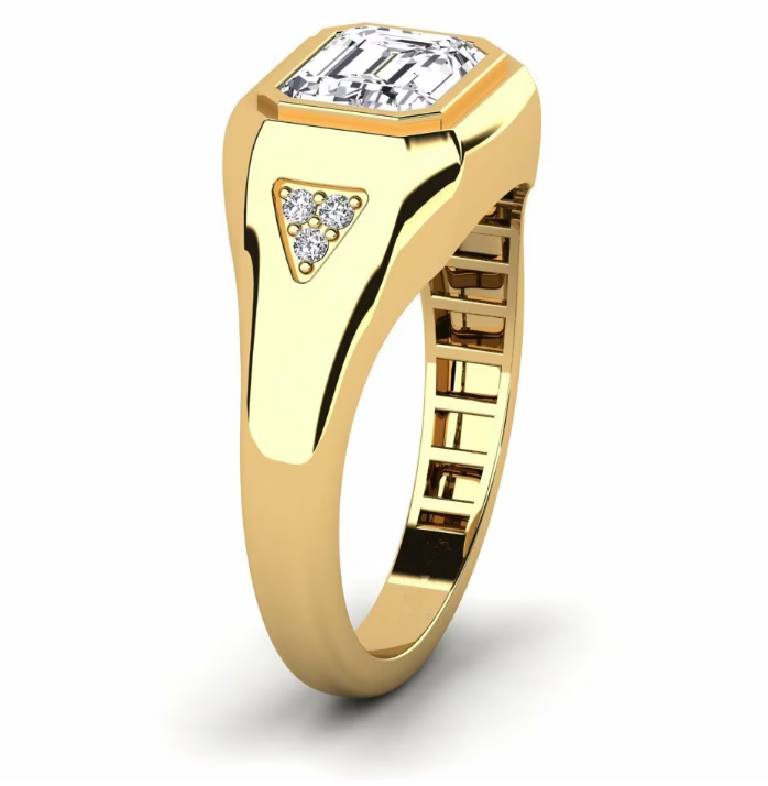 中央に盛り上がったエメラルド カットを備えた 14K イエロー ゴールドのメンズ シグネット リングの正面図