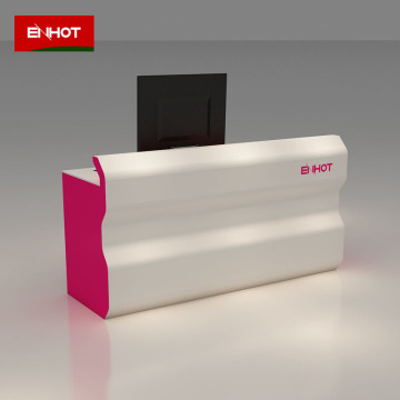 Concise Checkout Couter for Retail Store