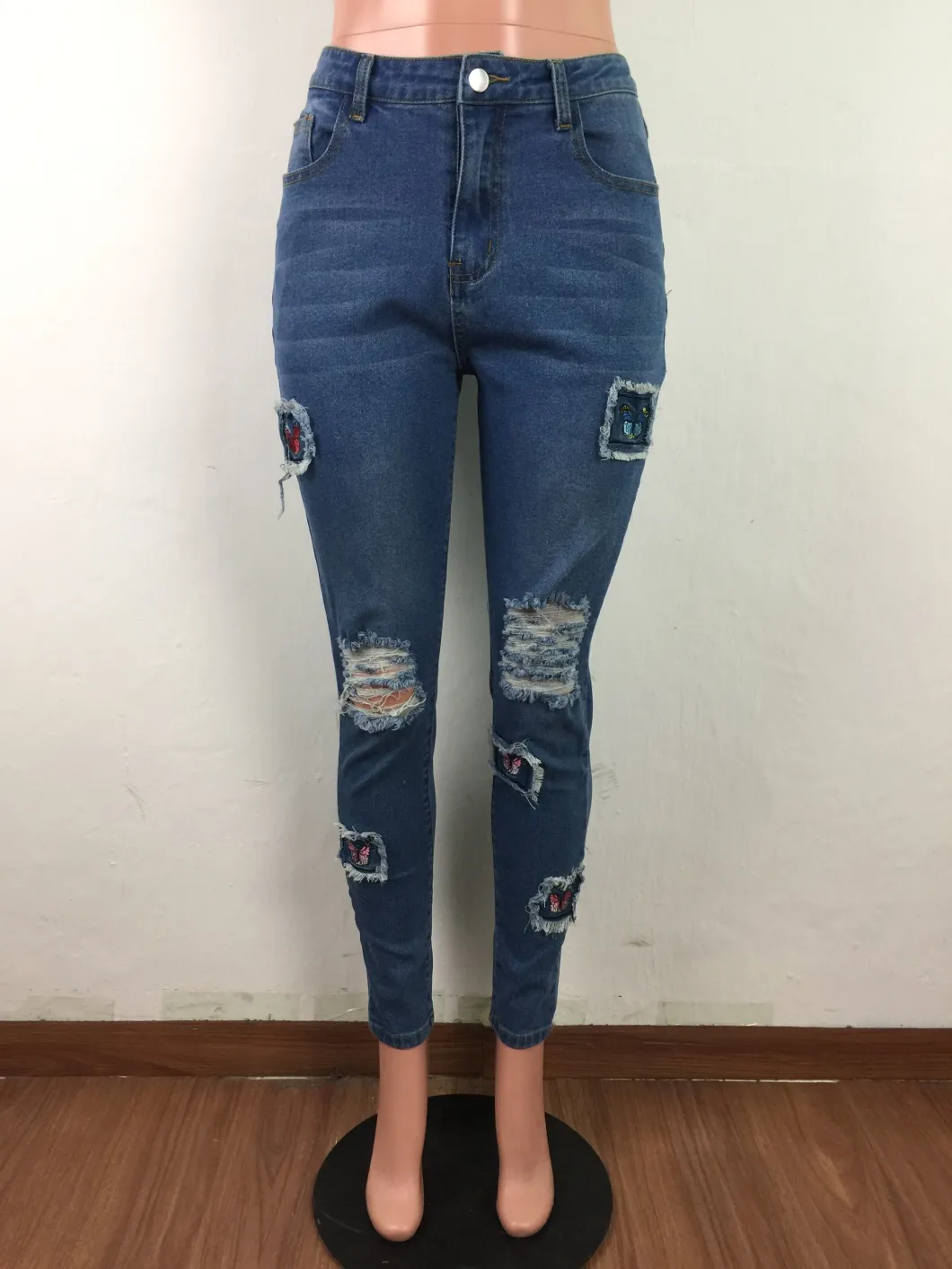 L99533 New Fashion Ripped Patch Butterfly Embroidery Washed Hole Jeans