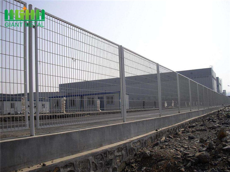 temporary fence for gate