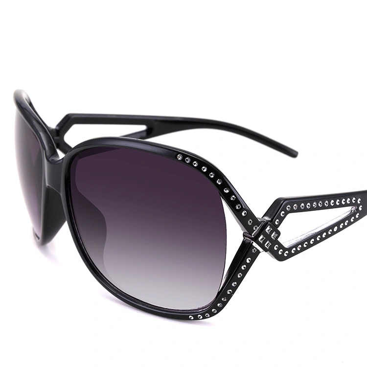 Latest Women Fashion Black Frame Sunglasses with Diamonds