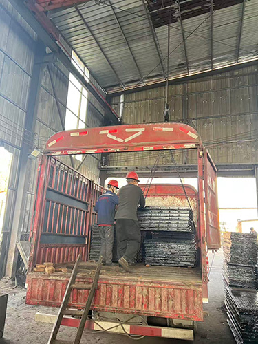 packing the manhole cover packing the manhole cover