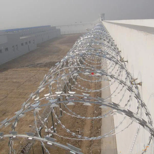 High Security Ss or Galvanized Steel Razor Tape Concertina Coil Fencing.