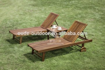 beach loungers , beach lounge chairs