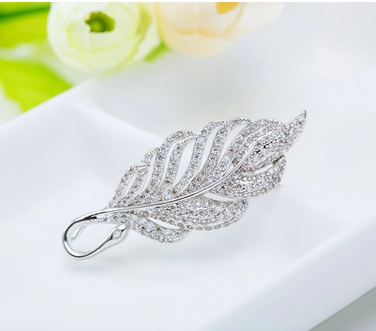 Fashion Beautiful Leaf Shape CZ Crystal Brass Brooch