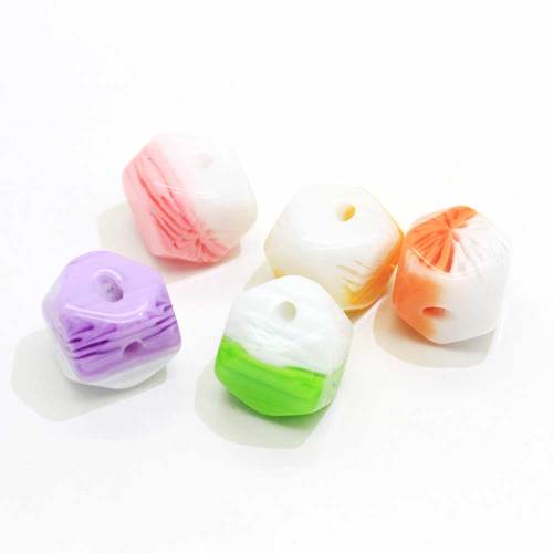 Cabochon en résine de Gengon Cube rayé mignon coloré avec trou 100 pièces / sac pour bricolage jouet décor perles enfants collier entretoise