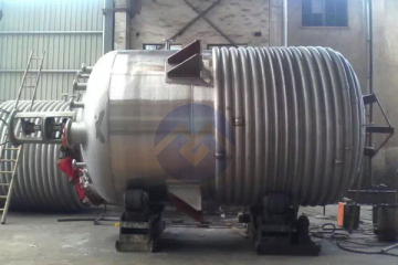 Outer coil pipe reactor