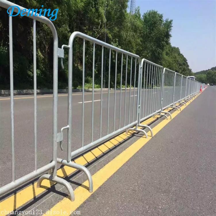 2.0mSafety Galvanized Steel Mobile Metal Road Barrier
