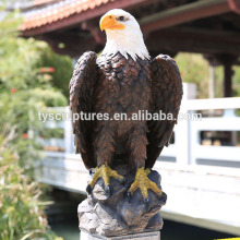 Beautiful decorative artifical fibreglass eagle statue for sale