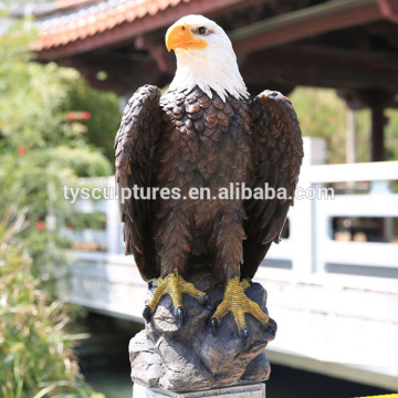Beautiful decorative artifical fibreglass eagle statue for sale