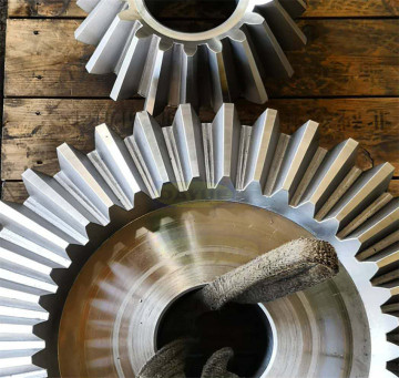 Custom high-quality bevel gears & Miter Gears