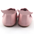 Chaussures en cuir de robe de fille colorée de dauphin mignon