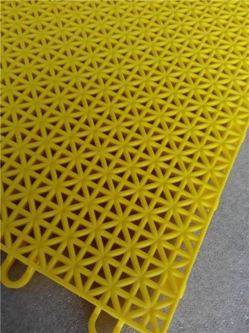 Plastic event floor tiles