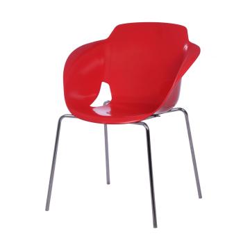 Fauteuil en plastique moderne de design français avec assise en fer