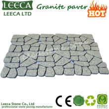 Random pattern patio mesh paving stone