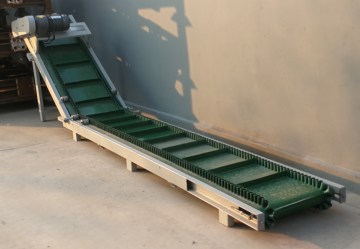 Shell Crushing Conveyor Recycling Line