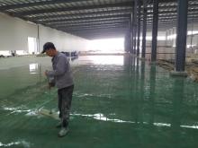 Factory solvent-free epoxy self-flowing flat paint
