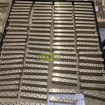 Wear plate self-lubricating P?ytka samosmaruj?ca