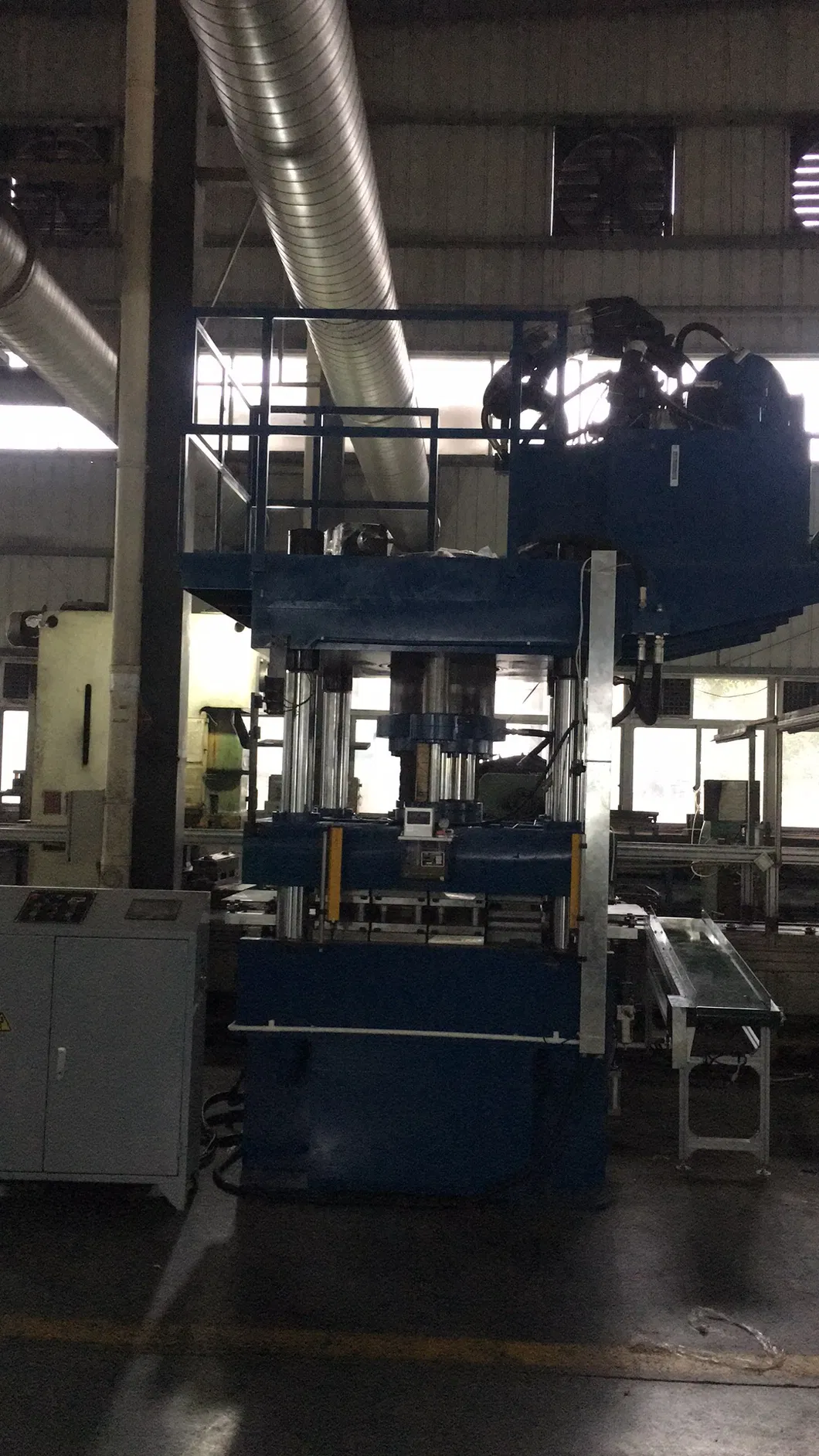 マルチヘッド自動オイル封入ヒーター円形溶接機