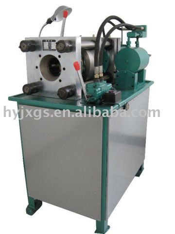 High-pressure hose crimping machine