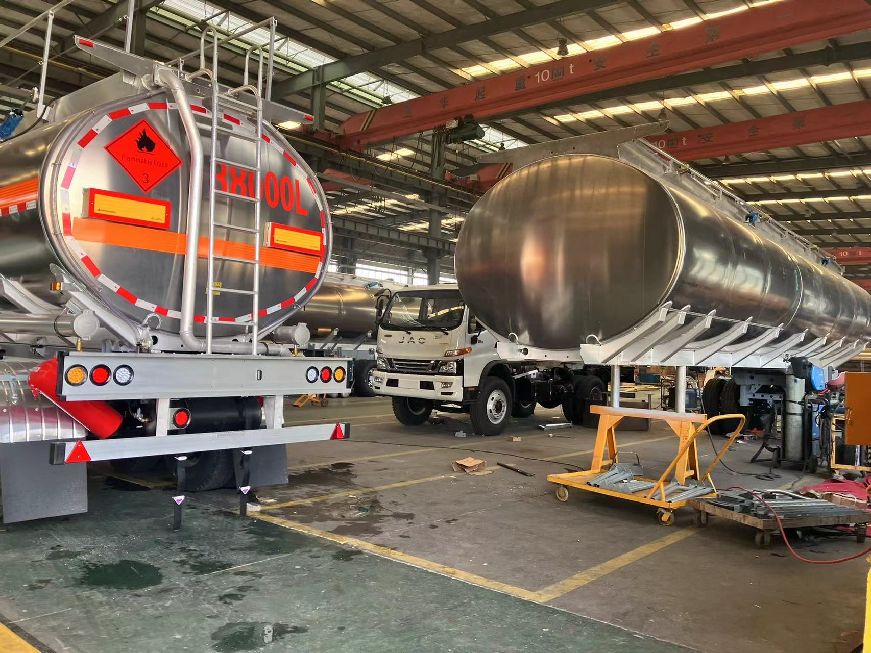 Remolque de combustible (3) Fuel Trailer (3)