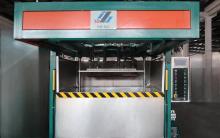 Single-cylinder single-station feeding forming machine