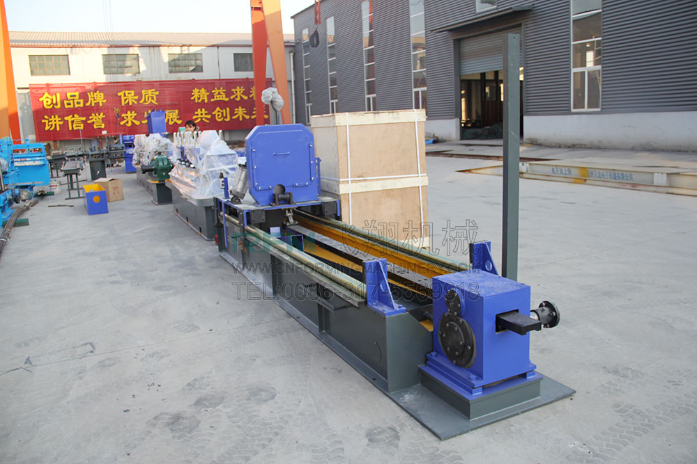 China stainless steel square pipe making machine with slot tube