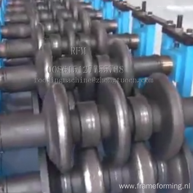 Expressway guardrail roll forming machine